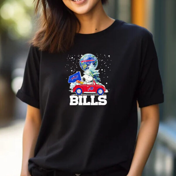 Snoopy driving car snow Buffalo Bills T-shirt 2024