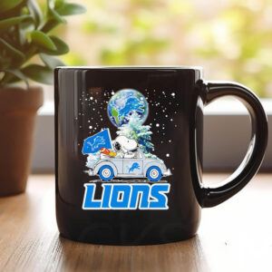 Snoopy driving car snow Detroit Lions Mug 20241