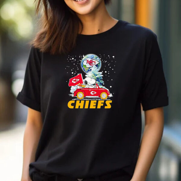 Snoopy driving car snow Kansas City Chiefs T-shirt 2024