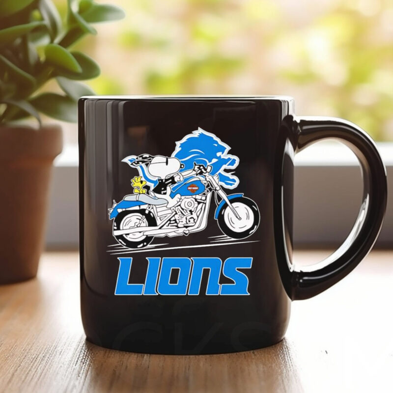 Snoopy riding motorcycle Detroit Lions Mug 20241