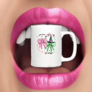 Pink Goes Good With Green Funny Halloween Witch Women Girls Mug