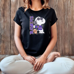 Snoopy Baltimore Ravens standing T-shirt