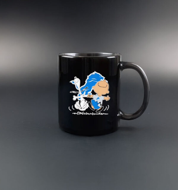 Snoopy and Charlie dancing Detroit Lions Mug