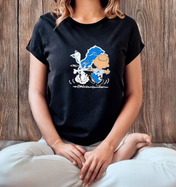 Snoopy and Charlie dancing Detroit Lions T-shirt