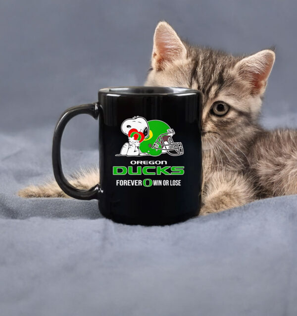 Snoopy hug Oregon Ducks forever win or lose Mug