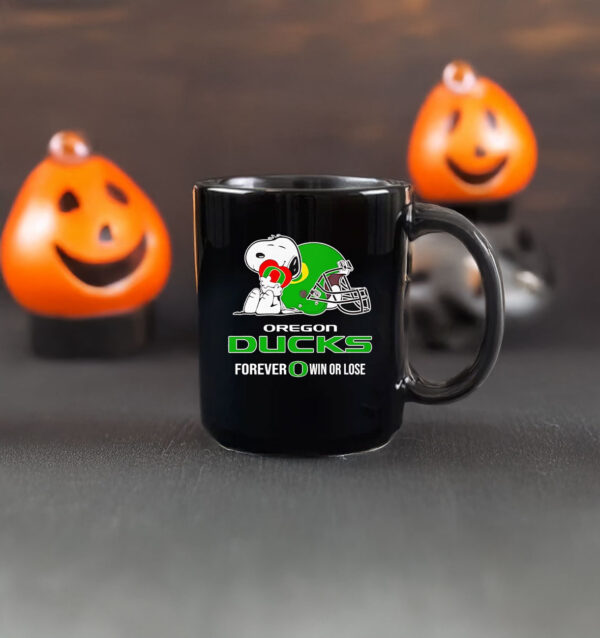 Snoopy hug Oregon Ducks forever win or lose Mug