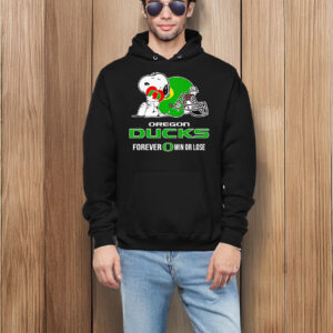 Snoopy hug Oregon Ducks forever win or lose T-shirt