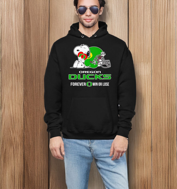 Snoopy hug Oregon Ducks forever win or lose T-shirt